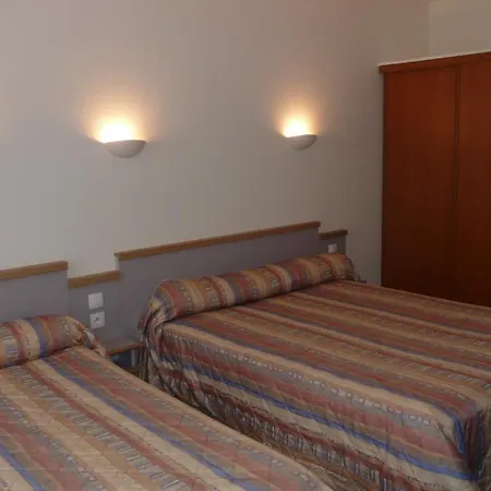 Des Vosges Отель 2*