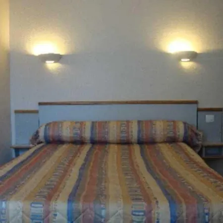 Des Vosges Отель